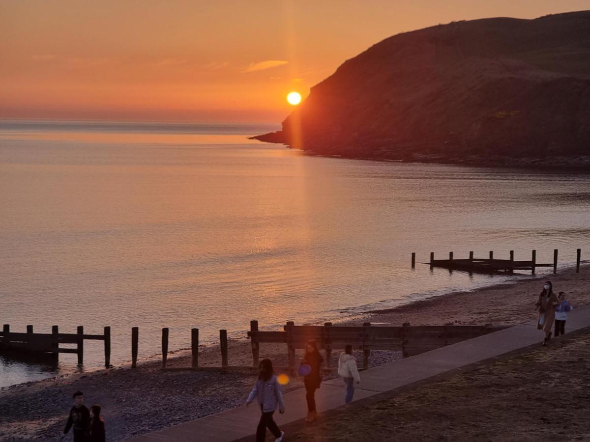 Impeccable Beachfront 2-Bed Cottage In St Bees Extérieur photo